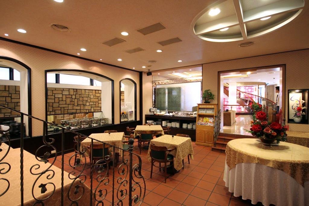 Dynasty Hotel Tainan Luaran gambar