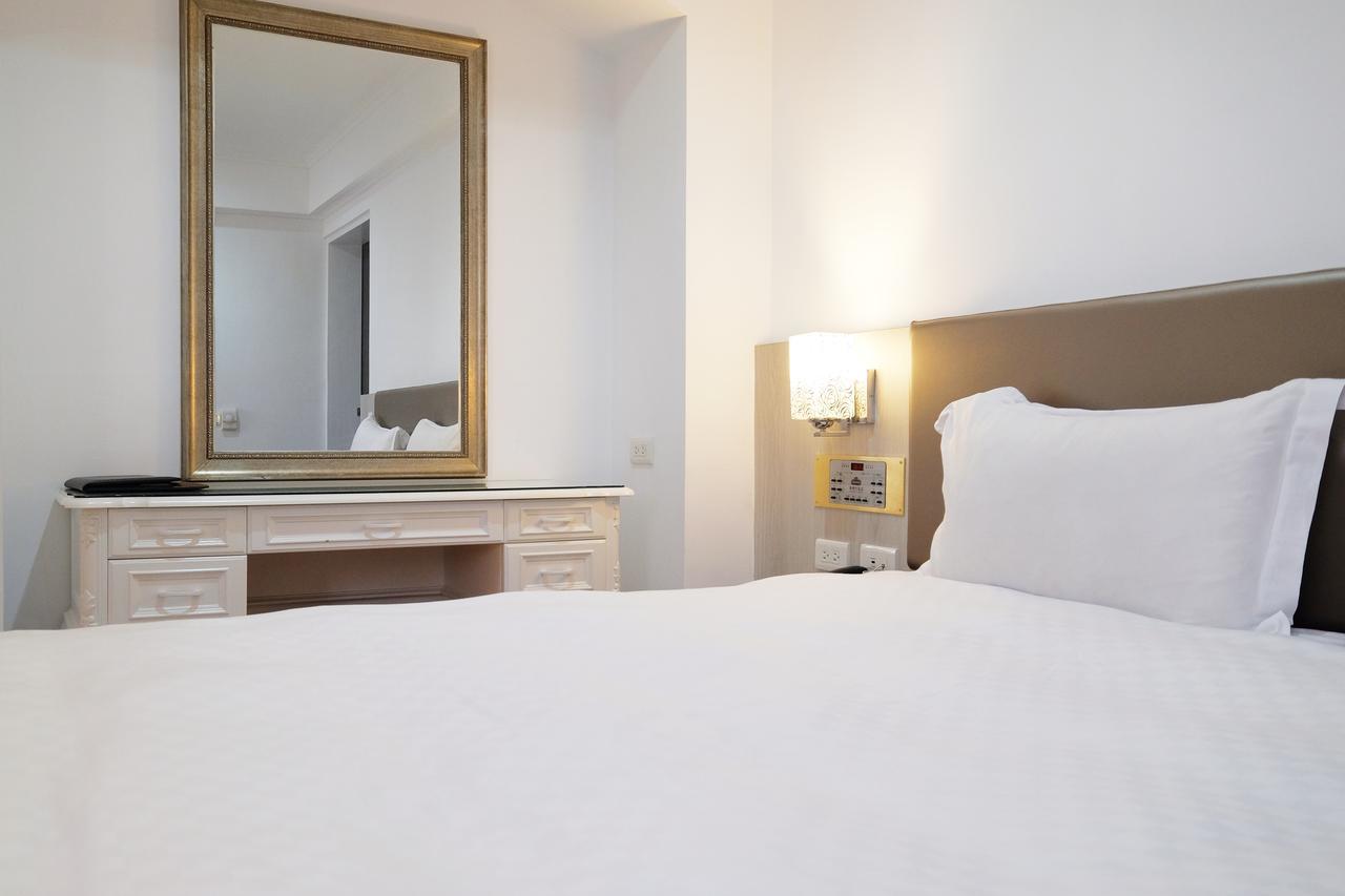 Dynasty Hotel Tainan Luaran gambar
