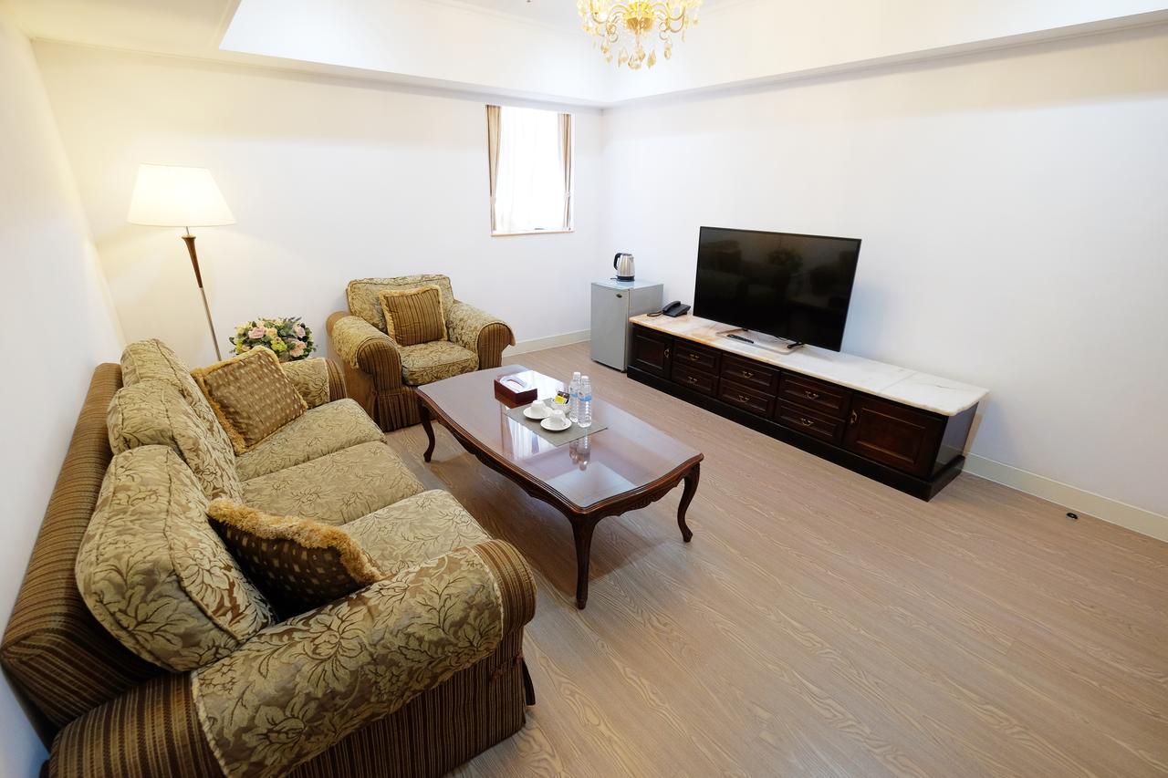 Dynasty Hotel Tainan Luaran gambar