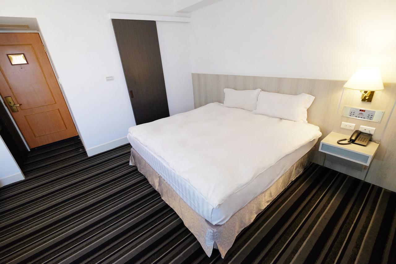 Dynasty Hotel Tainan Luaran gambar