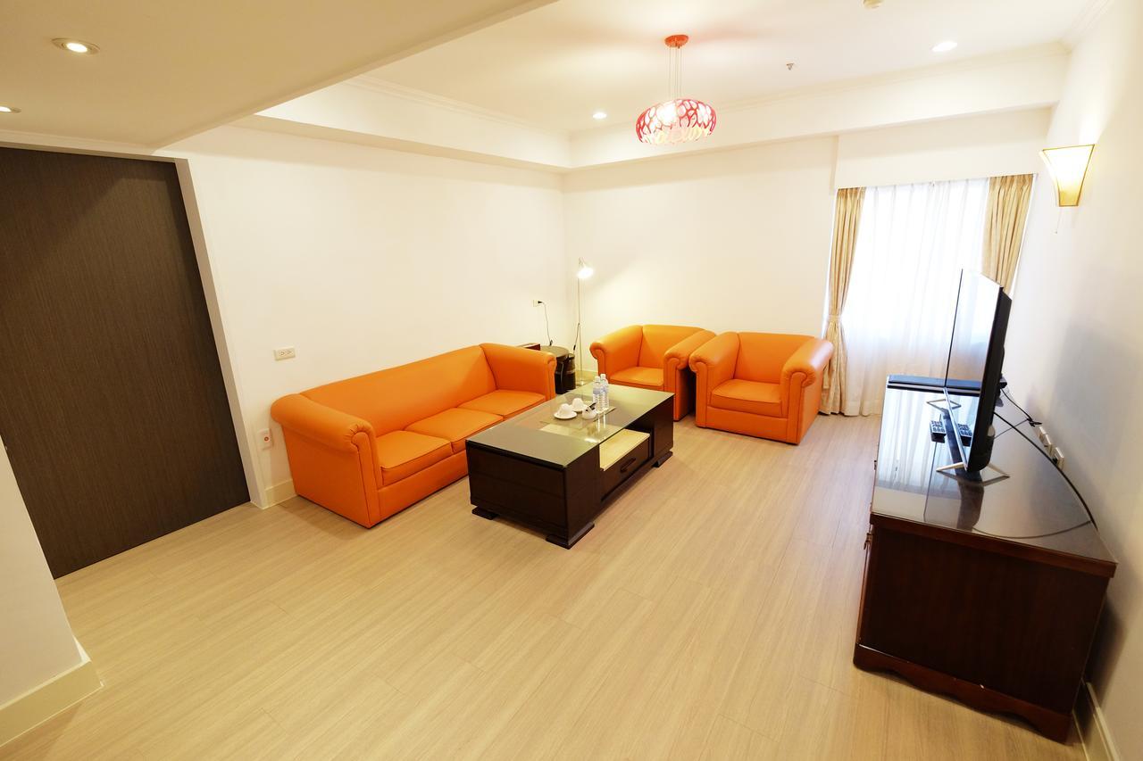 Dynasty Hotel Tainan Luaran gambar