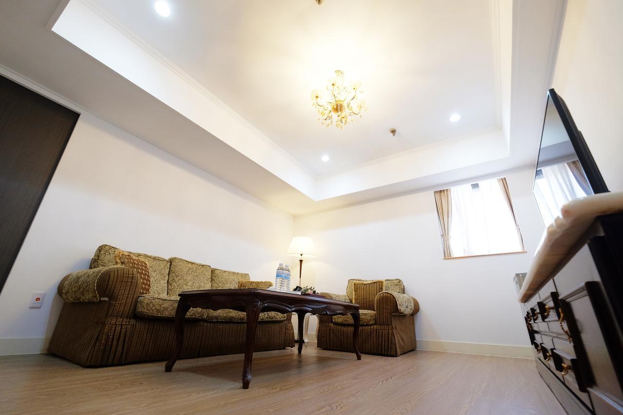 Dynasty Hotel Tainan Luaran gambar