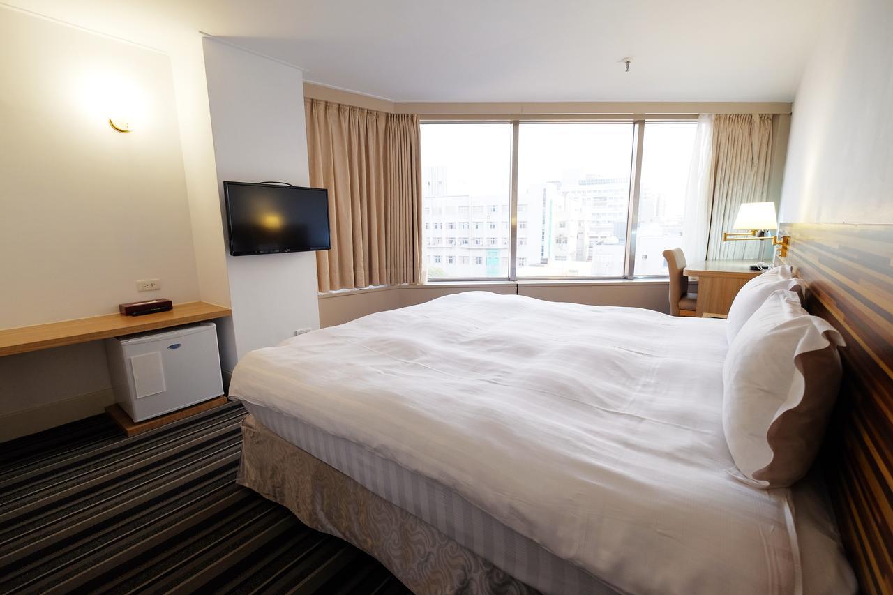 Dynasty Hotel Tainan Luaran gambar