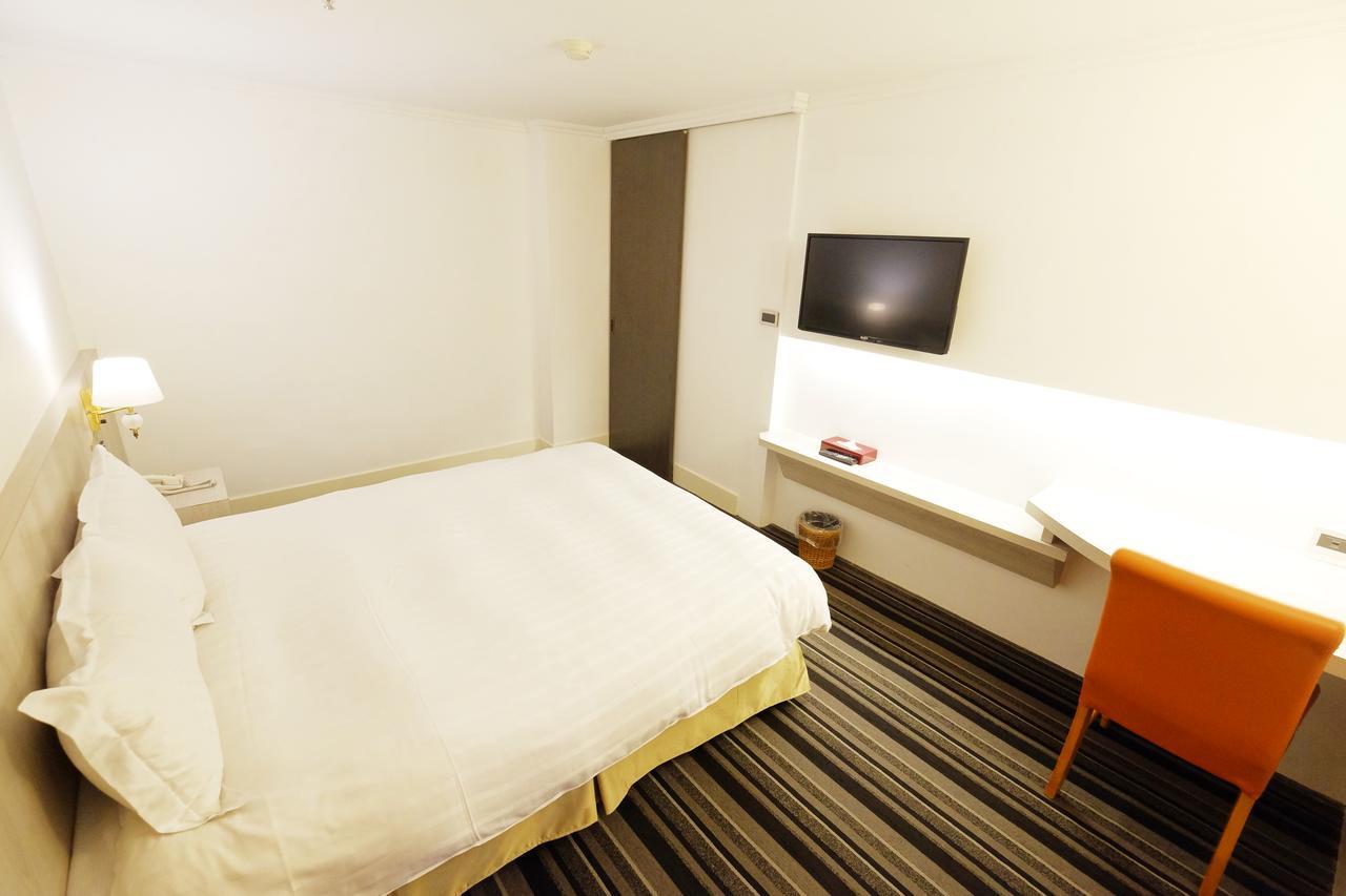 Dynasty Hotel Tainan Luaran gambar
