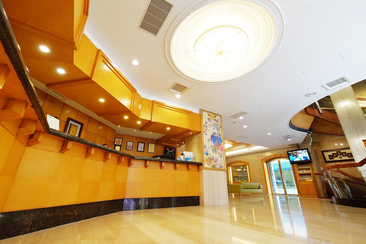 Dynasty Hotel Tainan Luaran gambar